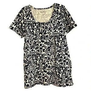 ROAMAN'S top size 12 is a chic and comfortable piece